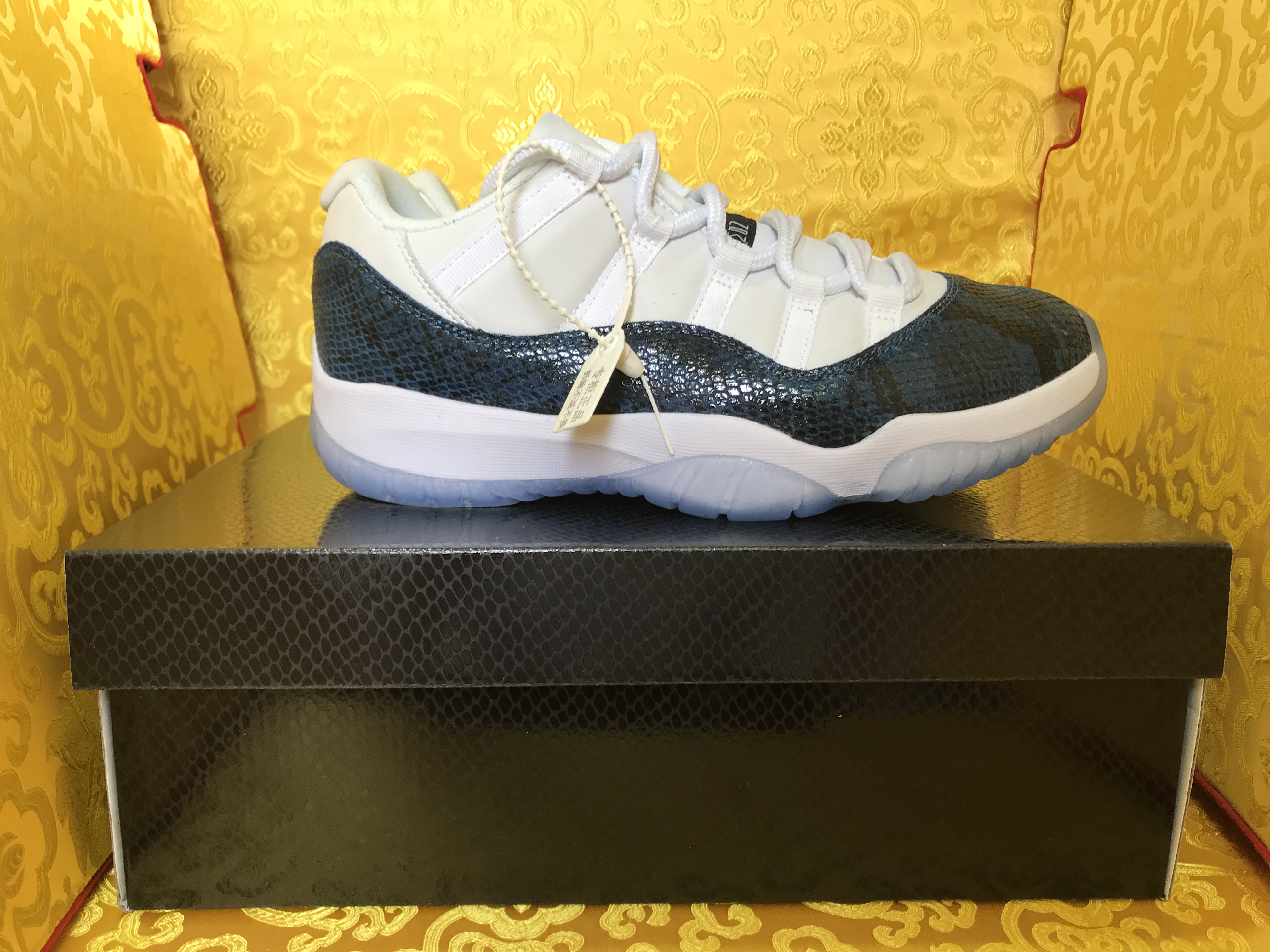 2019 Air Jordan 11 Low SnakeSkin White Black Shoes